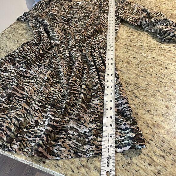 Joie Size Small Silk Classic Vneck Mini Dress Abstract Animal Print Boho - Picture 9 of 9